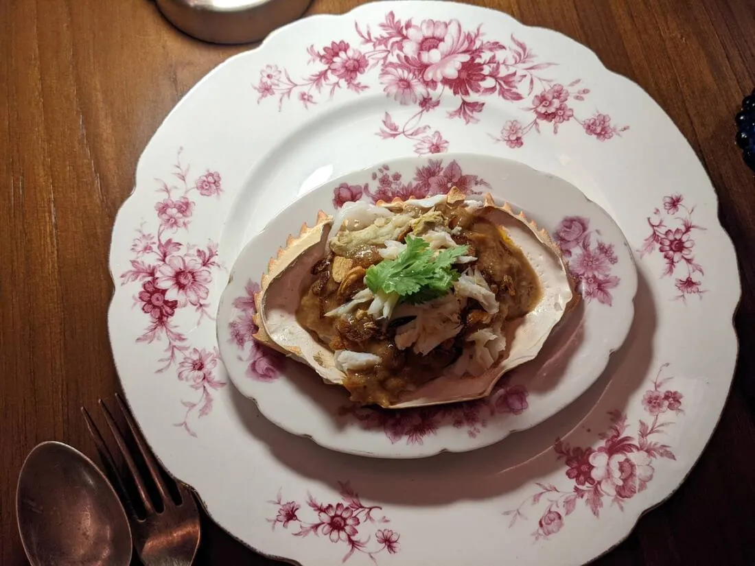 Crab dish at Aksorn