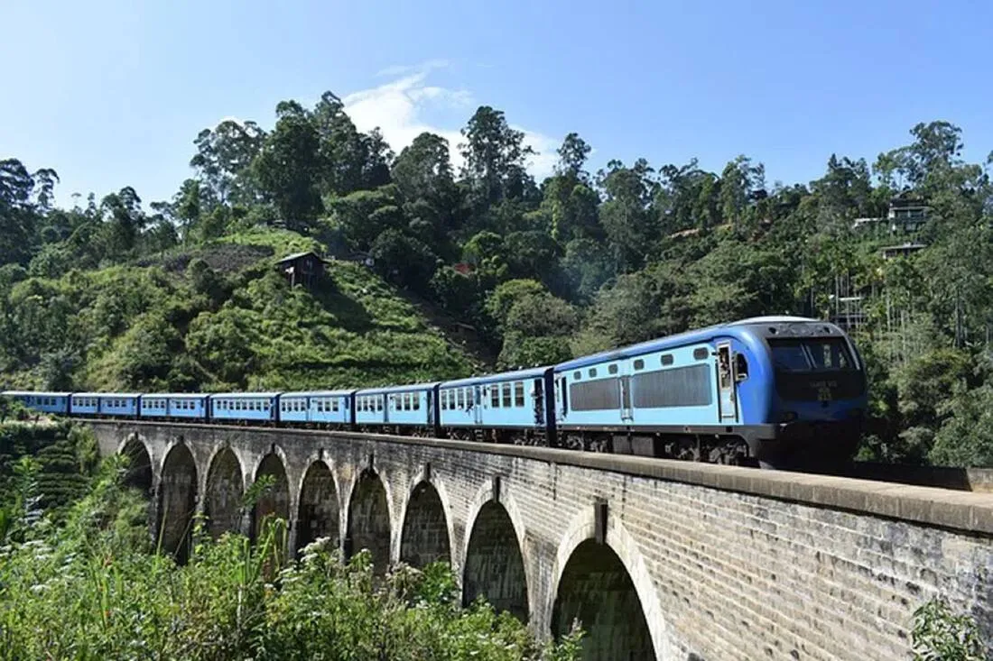 A road through Sri Lanka